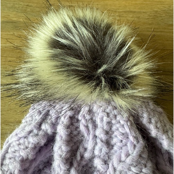 Women’s Nardi & Tagliaferri Lilac Light Purple Knit Winter Pom Pom Hat - Picture 14 of 16